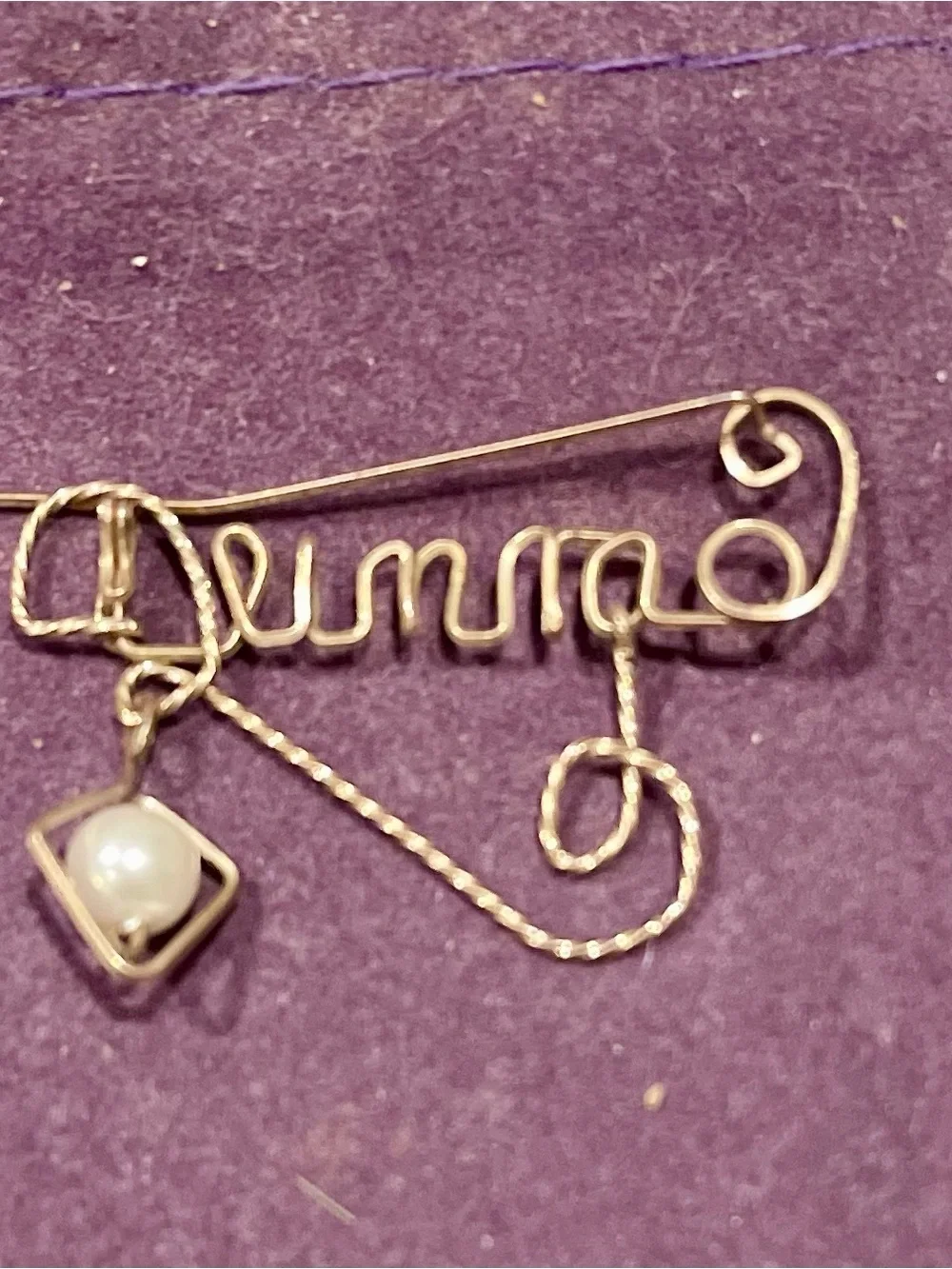 Gold-Tone Wire Name Pin with Pearl Accent